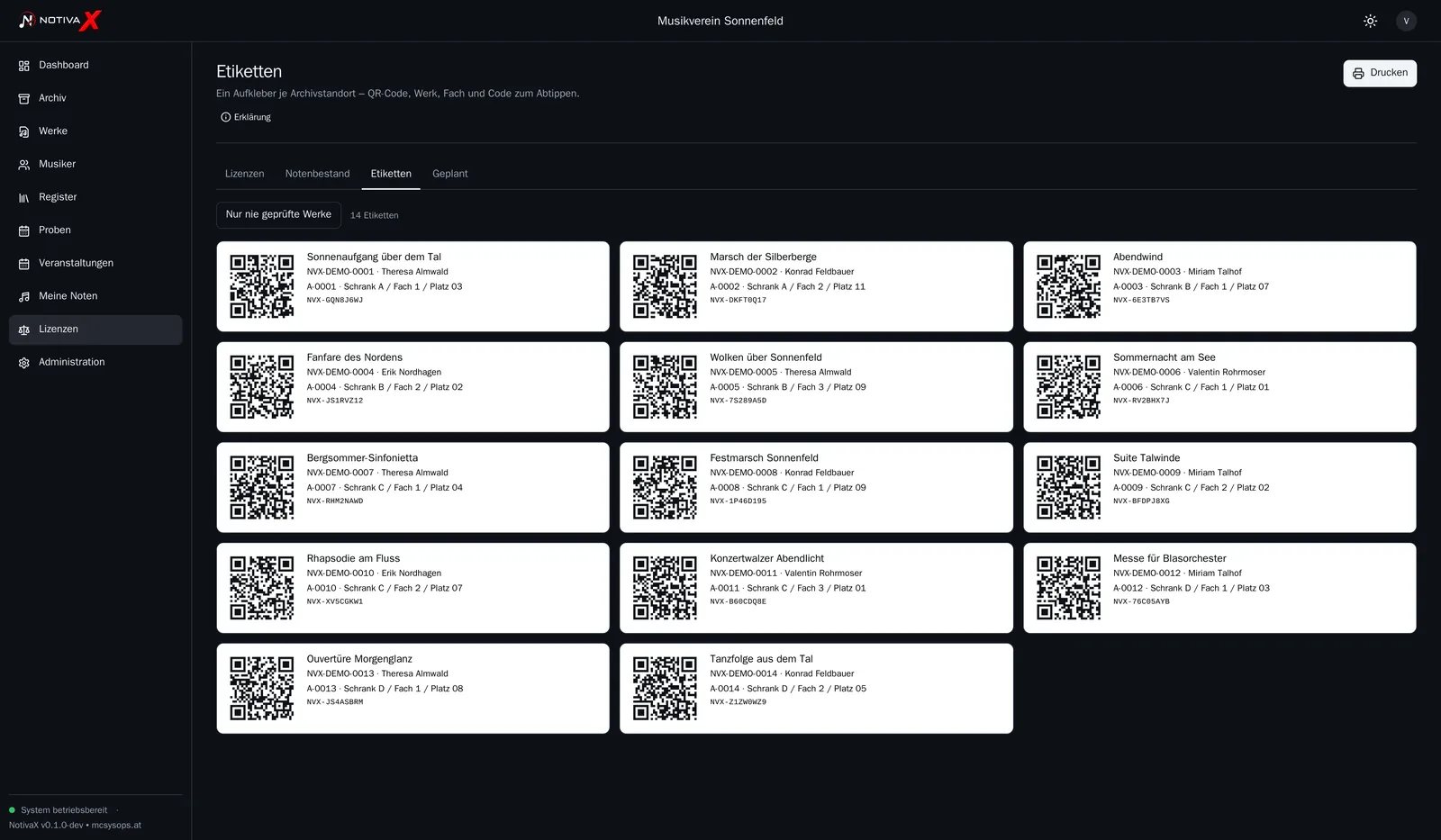 Druckbogen mit Etiketten, jedes mit QR-Code und Klartextkennung.